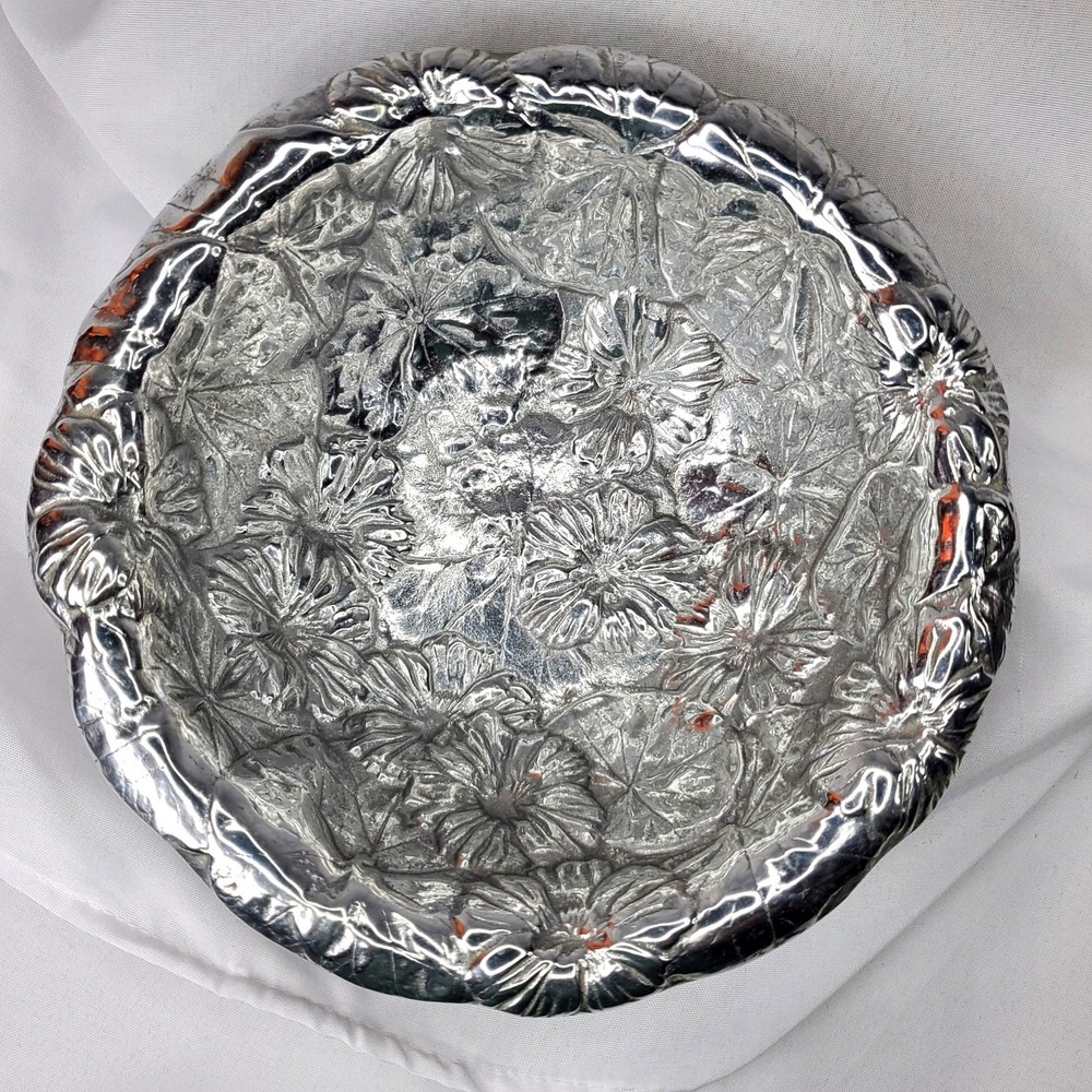 VTG Wilton Armetale Round Serving Bowl Flowers Floral Pattern 9" Made in USA